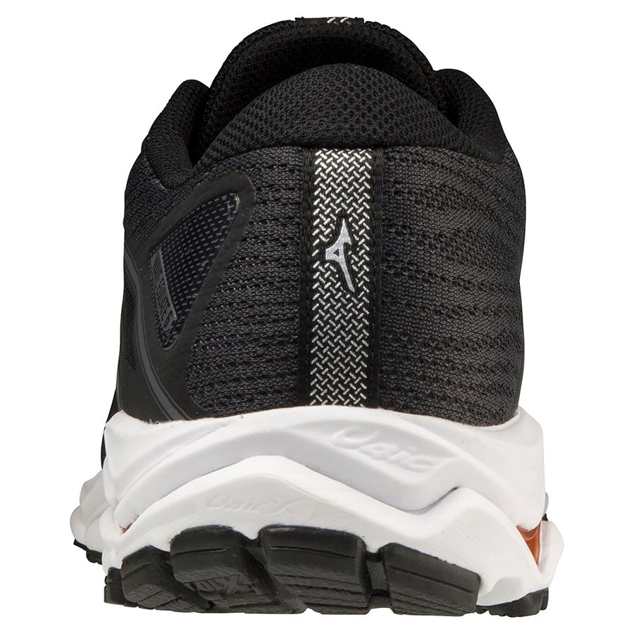 Black Men Mizuno Wave Equate 6 Running Shoes | 5734-FQXGV